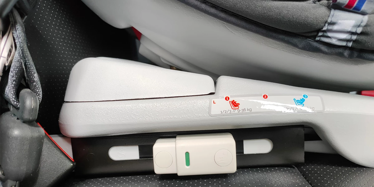 Peugeot 3008 isofix top