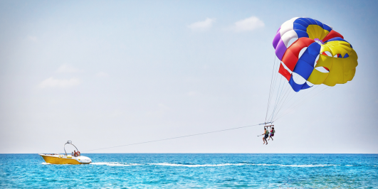 Parasailing Nedir, Nerelerde Yapılabilir?