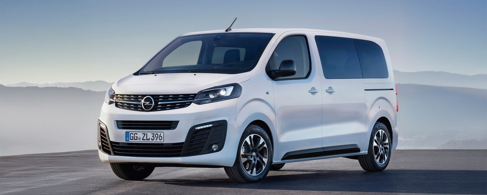Opel Zafira Rental